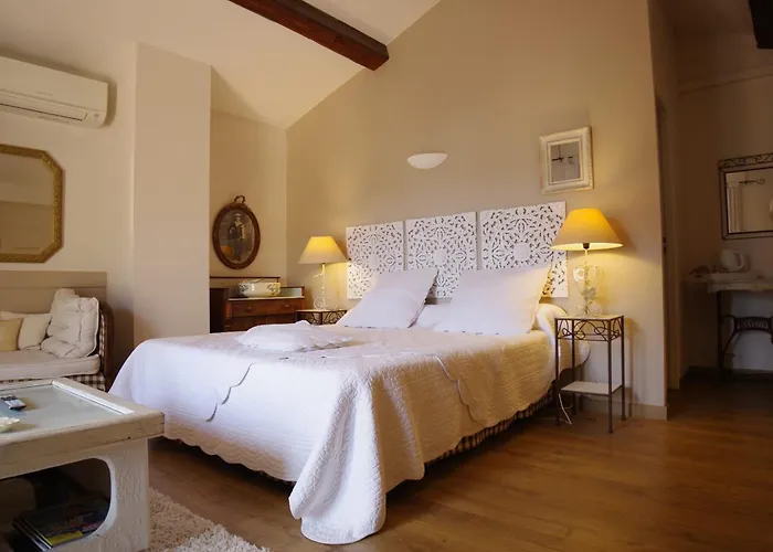 Domaine De Saint Jean Nocleg ze śniadaniem